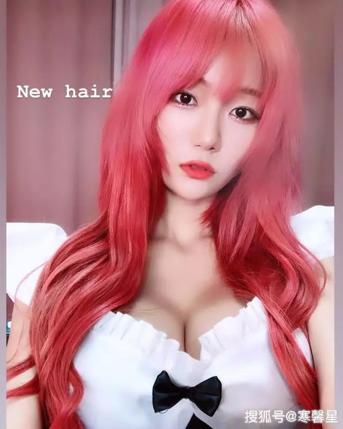 韓國美女主播COS《海賊王》娜美:身材火辣完美還原