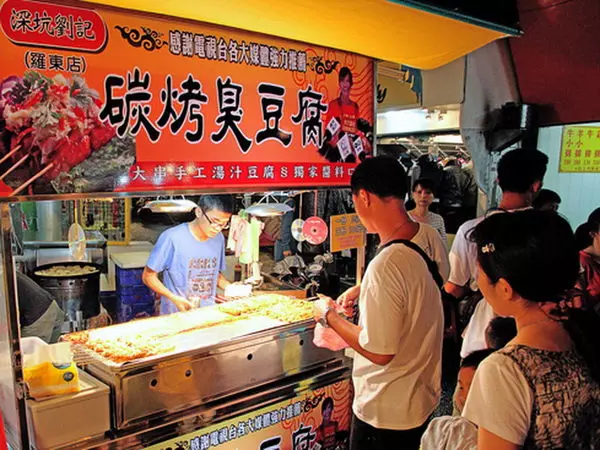 公務員世家!婆婆瞧不起「媳婦家境窮」只給吃剩菜剩飯,媳婦「忍氣吞聲5年」神反擊網讚:太勵志了