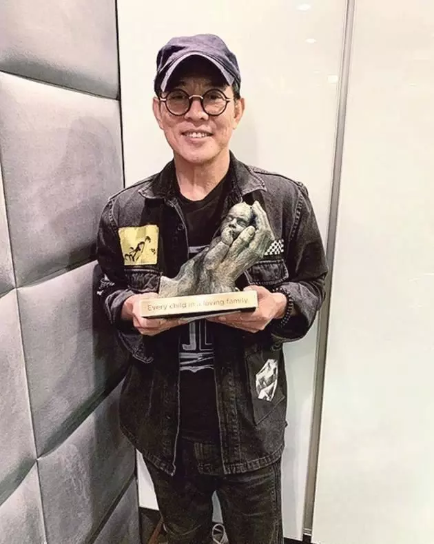 李連傑那麼有錢,一身病卻不治療,向華強夫婦說出背後的真相!