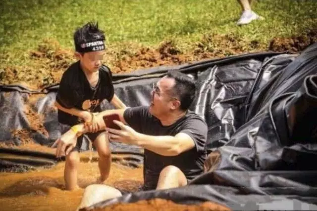 傳梁靜茹5歲兒子歸前夫!父子互動笑容滿面,她卻被曝患上抑鬱症!