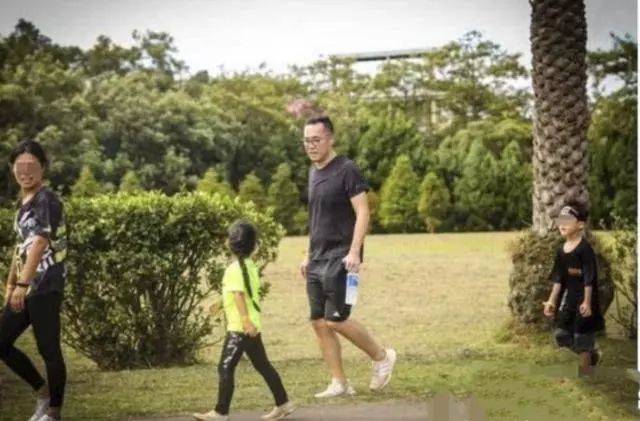 傳梁靜茹5歲兒子歸前夫!父子互動笑容滿面,她卻被曝患上抑鬱症!