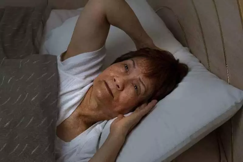 半夜頭暈盜汗,全身發抖?醫生:夜間低血糖,糖尿病人不得不防!