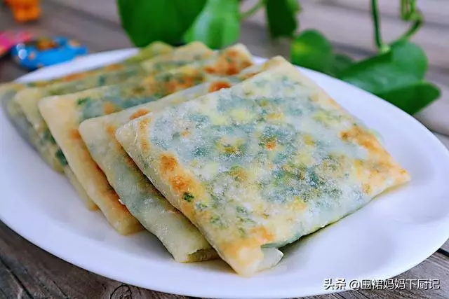 韭菜盒子新做法,不和面、不擀皮,出鍋後外焦里嫩、餡料十足