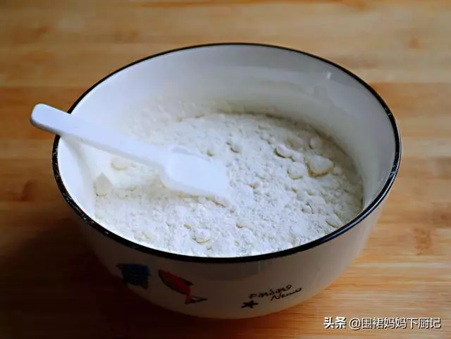 韭菜盒子新做法,不和面、不擀皮,出鍋後外焦里嫩、餡料十足