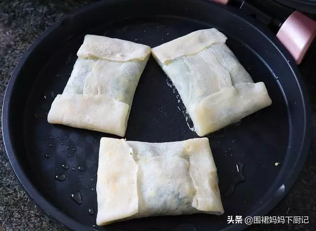 韭菜盒子新做法,不和面、不擀皮,出鍋後外焦里嫩、餡料十足