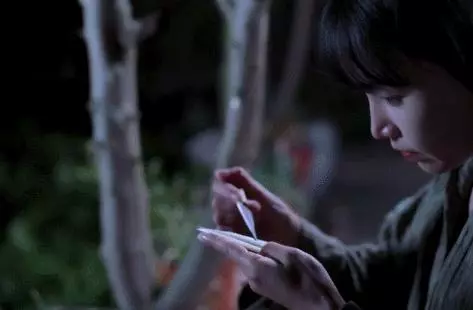 90後女網紅私生活曝光:這些照片,戳痛了成人世界最柔軟的地方