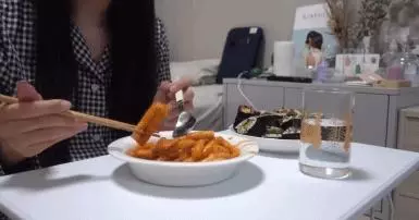 韓國29歲女孩公開獨居照火遍ins:一個人住,太爽了