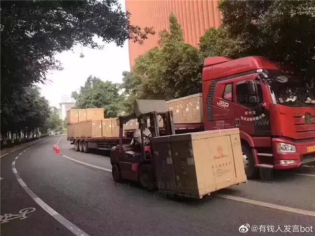 任正非向母校捐100台鋼琴 這件事的背景讓人拍案叫絕