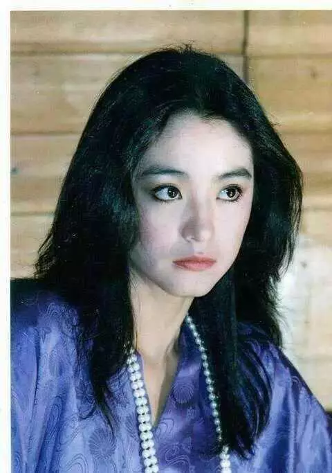 65歲的林青霞「與30歲女兒同台」,網友一看瞬間懂了,美與年齡無關!