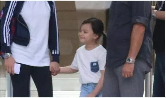 劉德華女兒近照曝光,難怪一直不願意公開女兒的長相,網友:劉天王的基因果然不是假的~