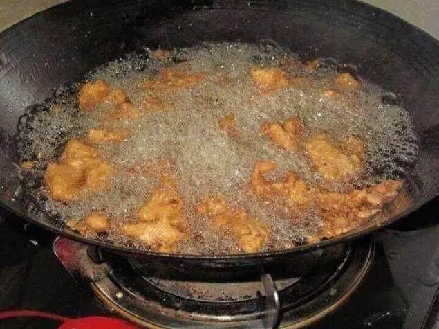 妻子把8個雞蛋打進五花肉,剛上桌沒一會就被掃光,好吃得飛起