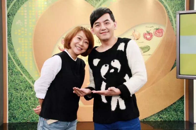 曹蘭痛揭「與陶晶瑩不合內幕」互不相往來!她再驚人爆料:「黃子佼是無緣的妹夫!」