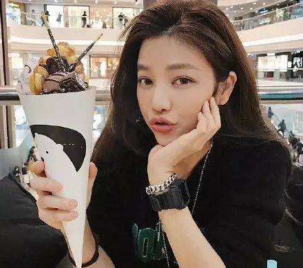 臺灣真正的凍齡女神,42歲美的像18歲少女,和林志穎站在一起像是父女!