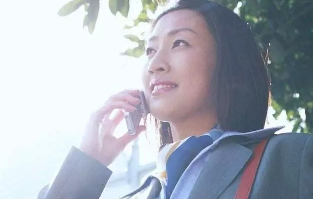 結婚八年妻子才懷孕,打電話給老公報喜忘掛斷,聽到對話她傻了