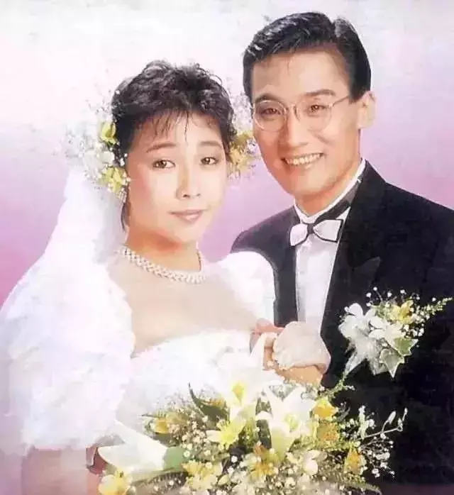 「贏過張曼玉」卻嫁窮小子把丈夫捧成影帝:換得老公30年的初心不變 ~~