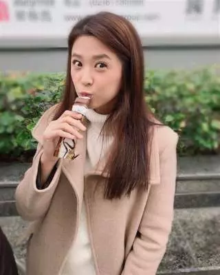 突然剪短髮!李燕下決心「跟多年長髮告別」,臉書直播吐露「藏了許久心聲」粉絲:妳很勇敢!