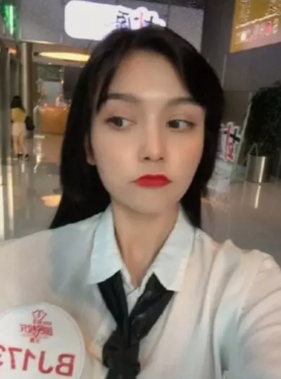 迪麗熱巴校花表妹「照片中逆天級美貌」被稱讚!首度公開露面「零P圖真實顏值」網看呆:修圖修很大!