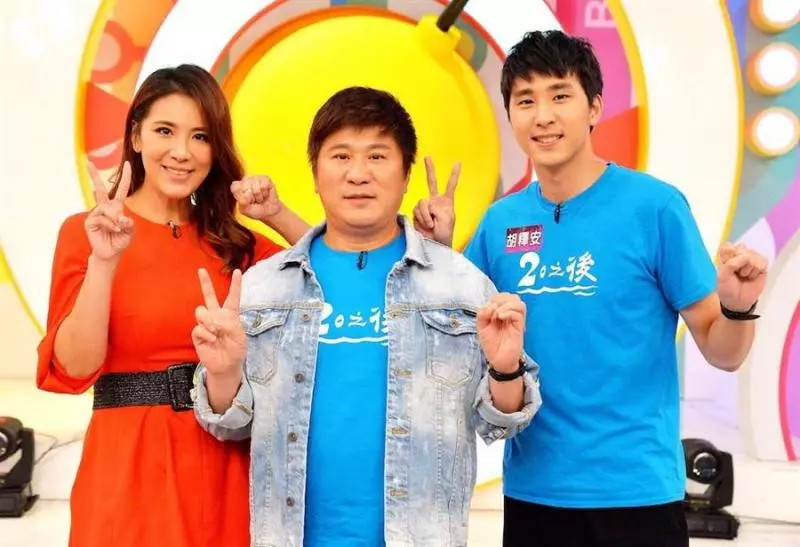 父子入圍金鐘!「胡瓜揪兒走紅毯」告誡:得失心勿太重,主持受肯定他哽咽:更希望小禎入圍!