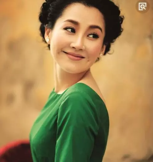 48歲的魯豫,48歲莫文蔚,48歲朱茵,相差對比!