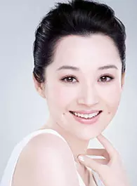 48歲的魯豫,48歲莫文蔚,48歲朱茵,相差對比!