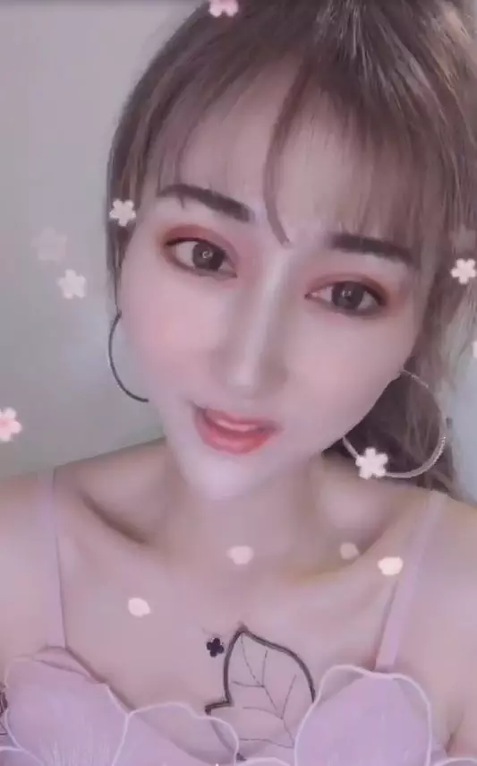 現出原形!網紅們「美肌下的真面目」曝光 美顏一關「仙氣V臉網美→白鼻心阿姨」粉絲看傻
