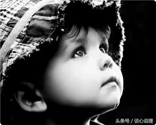 心理測試:這個男人的眼睛在看你嗎?測試你是左腦人還是右腦人!