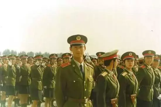 網友看到周總理這張圖瞬間淚目:真的繃不住了!