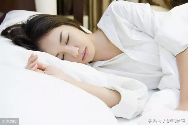 小姑子結婚要求我家買車,面對他家人老公變得毫無主見唯命是從,我怒提離婚