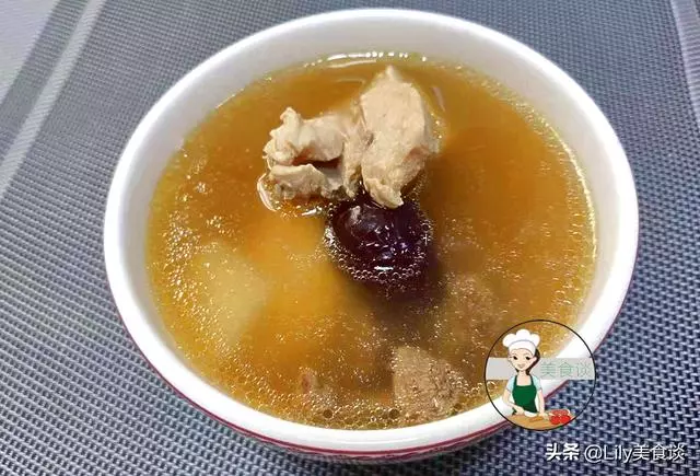 這食材有點貴,煲湯喝鮮美又滋補,貴也要買,秋天吃它提高免疫力