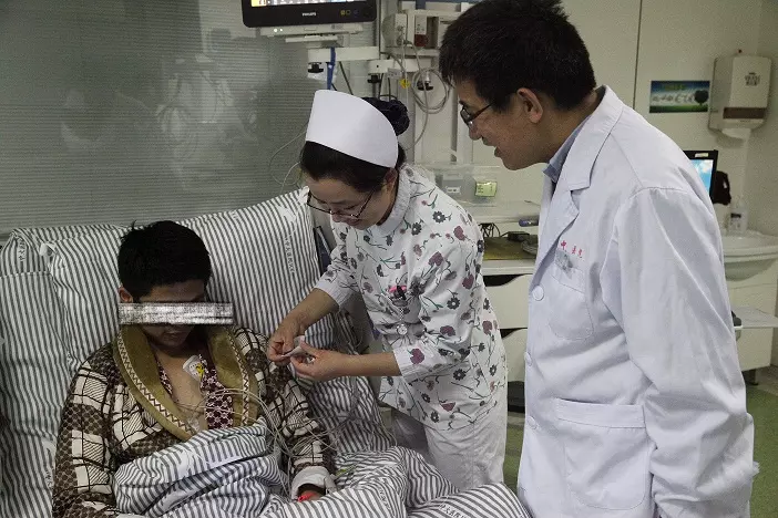 喝冰啤酒後洗澡,男子直接進醫院!