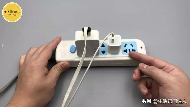 家裡常用插線板的,這3個誤區不要觸犯,別當耳旁風,吃虧就晚了