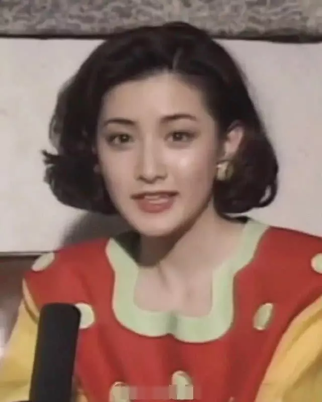 《大長今》李英愛21歲嫩照曝光!五官深邃「神似李嘉欣」美顏驚人 「從小美到大」48歲超凍齡