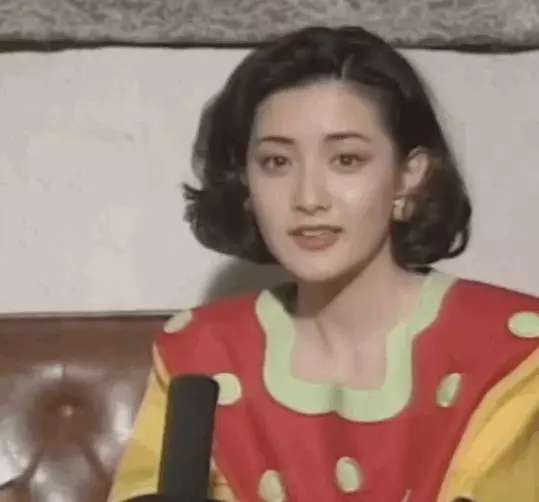 《大長今》李英愛21歲嫩照曝光!五官深邃「神似李嘉欣」美顏驚人 「從小美到大」48歲超凍齡