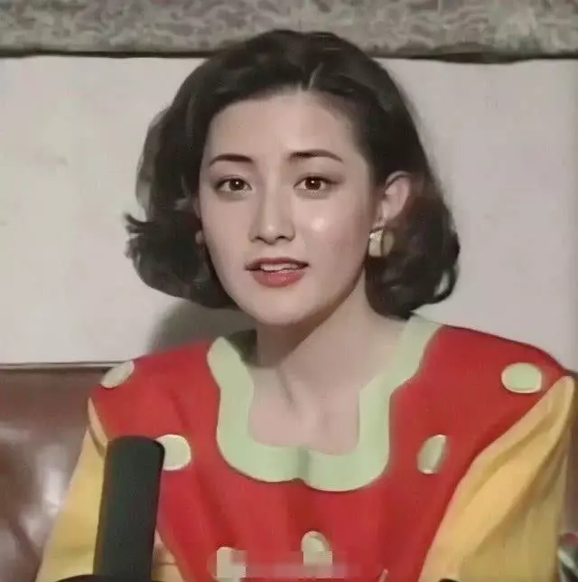 《大長今》李英愛21歲嫩照曝光!五官深邃「神似李嘉欣」美顏驚人 「從小美到大」48歲超凍齡