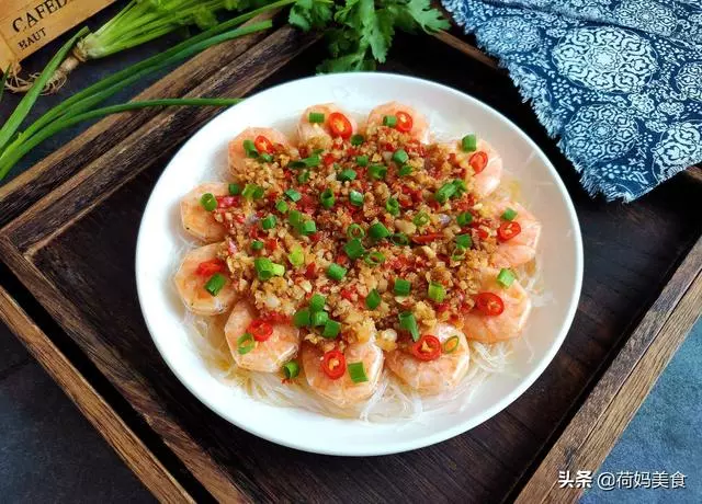 8道菜,都是簡單味美的家常菜,家人吃得好滿足
