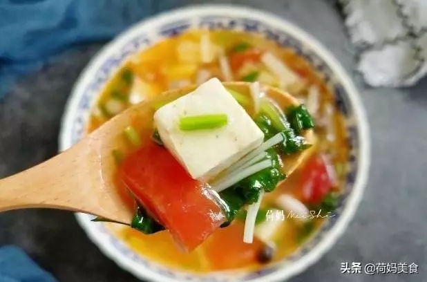 8道菜,都是簡單味美的家常菜,家人吃得好滿足