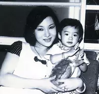 歌仔戲國寶「小明明」當年為愛私奔「未婚生子」,甘願一生沒披上婚紗!