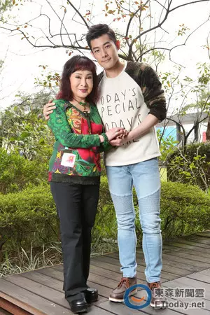 歌仔戲國寶「小明明」當年為愛私奔「未婚生子」,甘願一生沒披上婚紗!