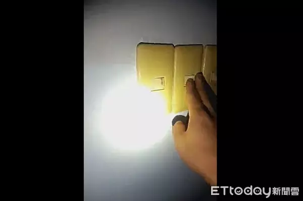 獨/探訪廢棄眷村電視機開機 電源線早斷掉!直播主秒撤:阿公你慢看... | ETtoday社會 | ETtoday新聞雲
