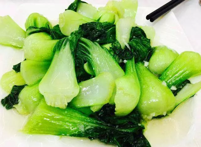 請注意!這樣吃燙青菜和炒青菜,等於吞油!燙青菜的優缺點都體現在哪裡?