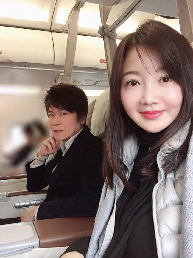 洪榮宏再當爸?第三任老婆曬抱嬰照甜喊「一家三口」,雙方共同好友回應了