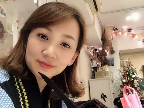 「搭經濟艙秒睡」隔壁郁方見乘客醒來:馬上叫空姐!私下暖舉網讚:難怪她婚姻幸福~~