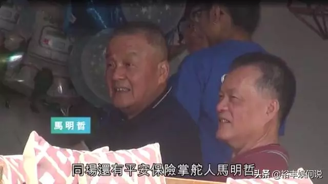 吳佩慈懷胎五月後罕見現身,為兒女請三個保姆,前後男友重賞七億!