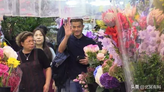 方媛陪C寶上課女兒中文名曝光,郭富城開跑車買鮮花慰勞妻子!