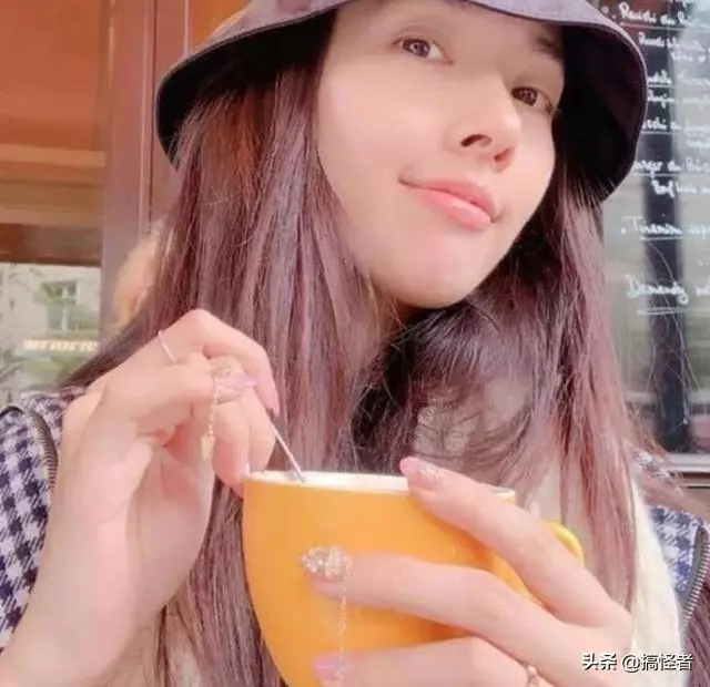 郭碧婷婚後豪門生活,金鍊子美甲成亮點,粉絲:不用做家務真好!