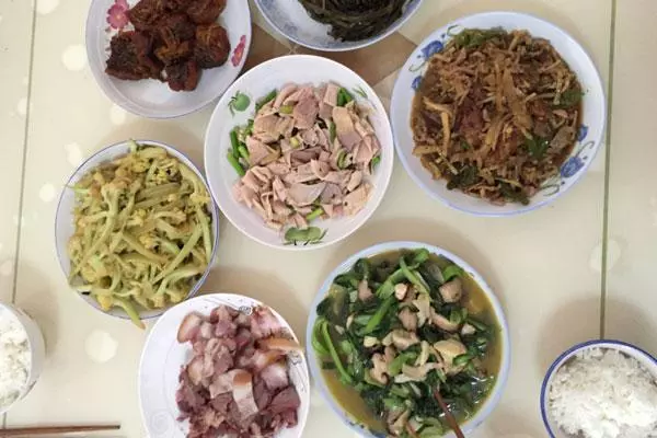 膽固醇偏高是怎麼引起的?40歲以後,無論男女要及時避開