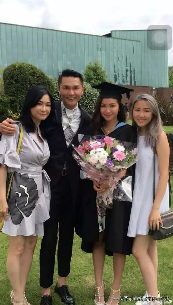 「與梁朝偉是同學」關禮傑娶空姐老婆29年從未傳緋聞,「38年打拚財產全記妻名下」2女兒承襲高顏值!