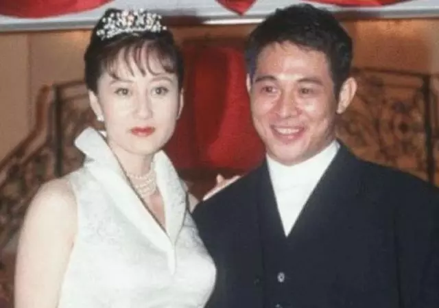 李連杰4個女兒長大後,沒有一個繼承父母顏值,太遺憾了