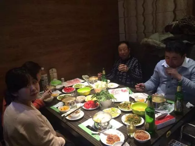 妹妹出嫁,媽媽讓我送她一輛車