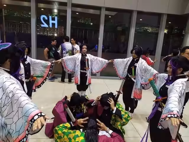 鬼滅之刃:笑出聲的菲律賓漫展現場 無慘老闆遭數位頭柱圍毆